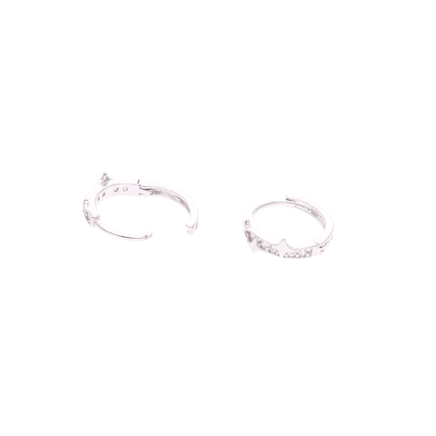 HUGGIE EN PLATA LEY .925 CON RODIO , TIPO ARRACADA CON CIRCONIA AAA