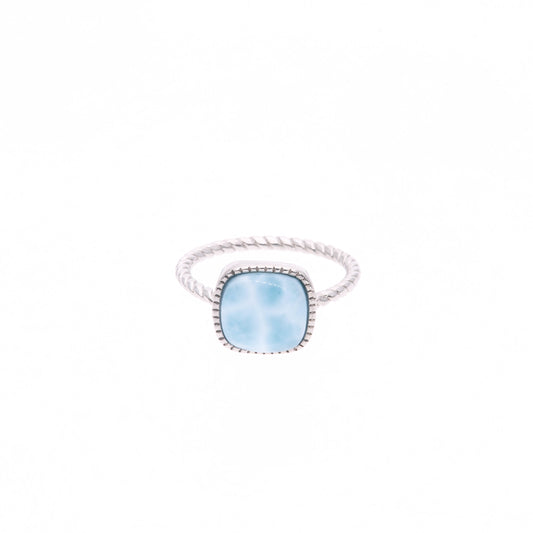 Anillo Larimar con Bisel Decorativo en Plata .925