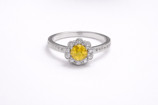 Anillo de Plata .925 - Banda con Pavé, Halo Floral Festoneado Margarita y Zircón Amarillo Canario Central