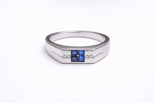 Anillo de Plata .925 - Sello Masculino con Cuatro Zircones Azul Zafiro Princesa 2x2 y Blancos Laterales
