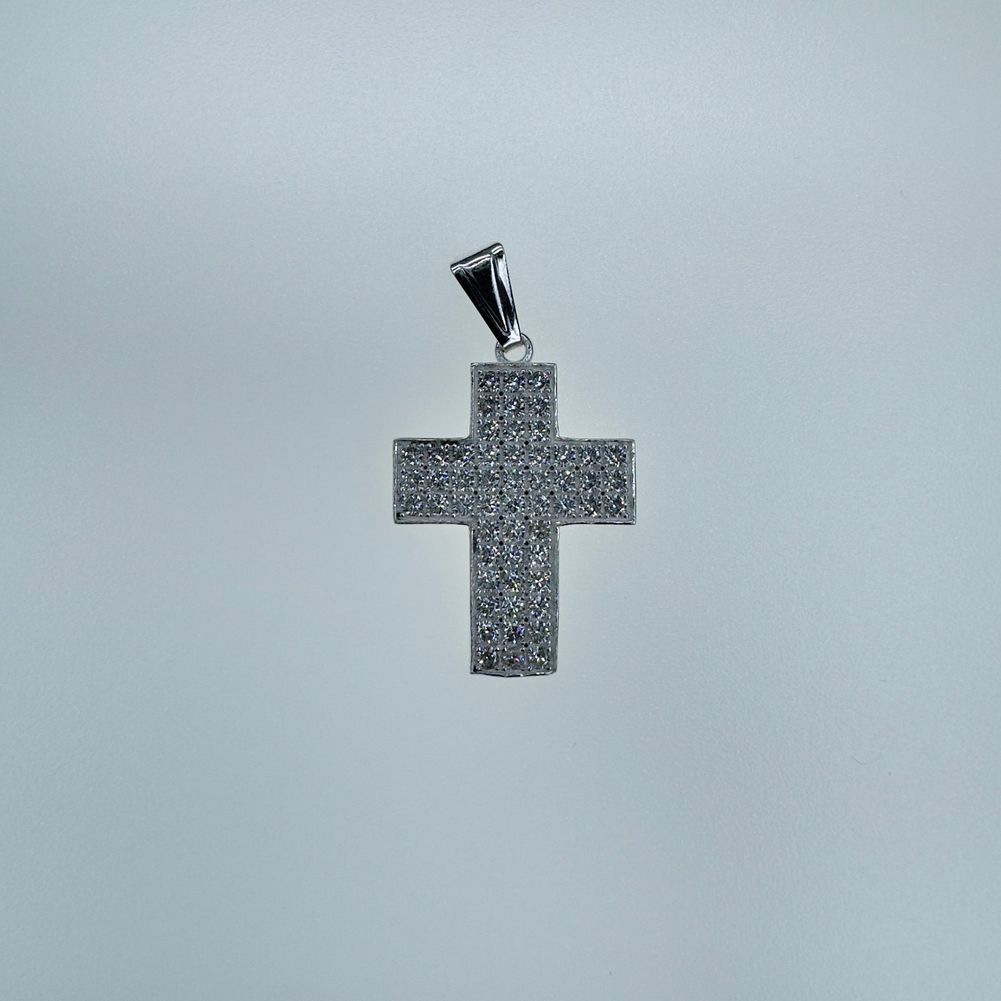 Gran dije de plata .925 con circonias brillantes para joyería elegante y lujosa