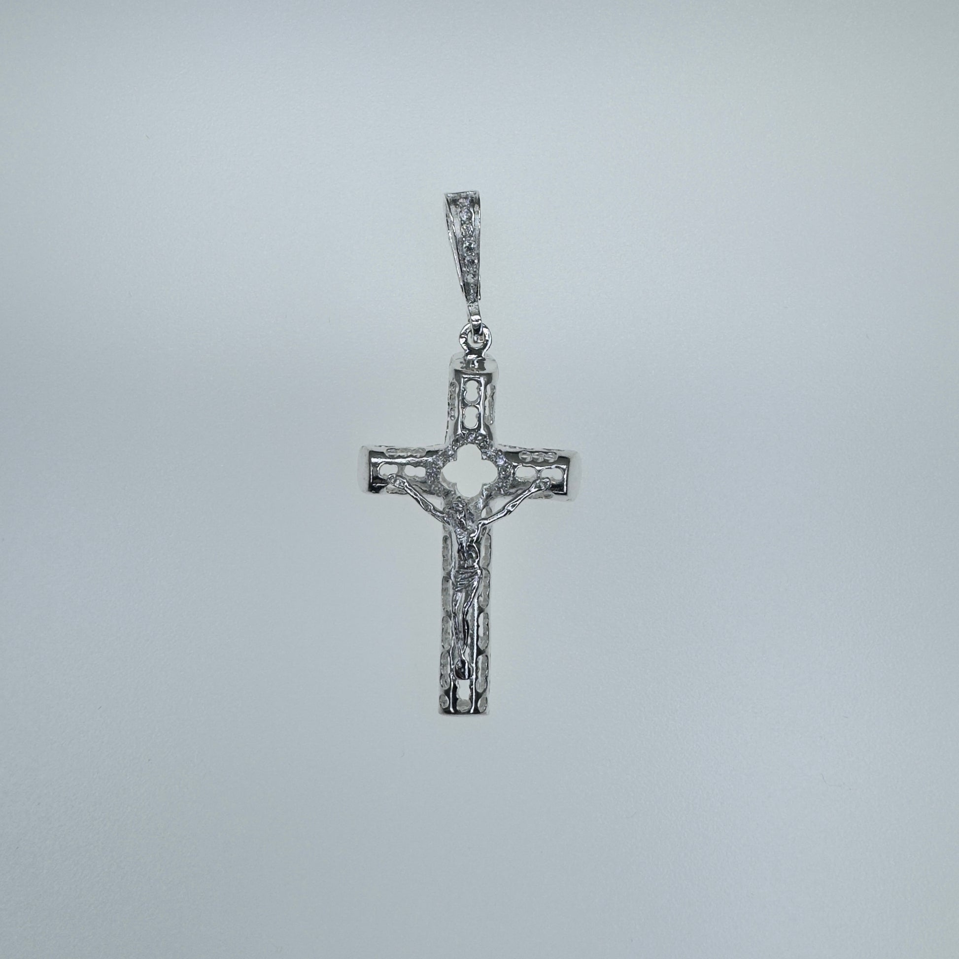 Dije de Cruz en Plata 925 para Hombre y Mujer - Joyería Religiosa de Alta Calidad