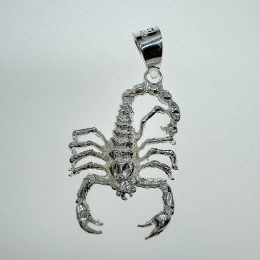 Dije de Alacrán Plata 925 - Joyería Artesanal Exclusiva